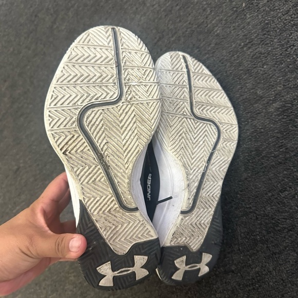 Under Armour Black Sneakers Sleek Mesh Design - Picture 6 of 6